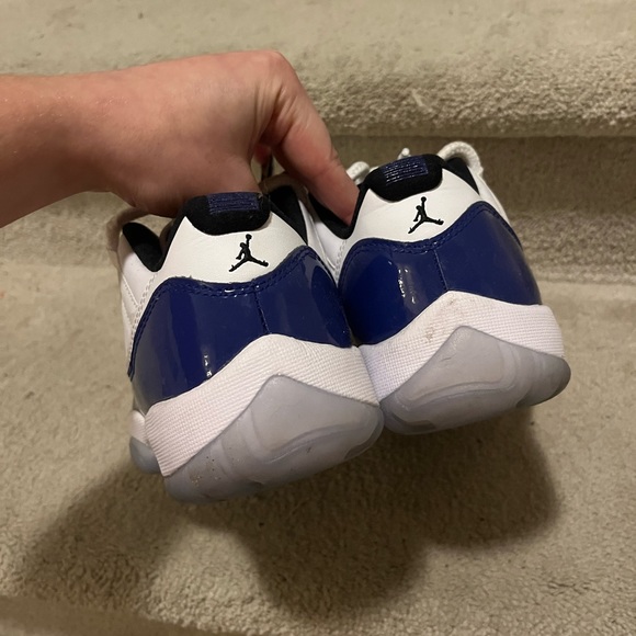 2020 Wmns Air Jordan 11 Retro Low ‘Concord Sketch’ - Picture 7 of 7